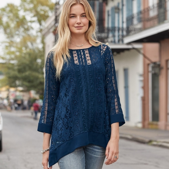 Sundance Tops - FINAL SALE 🆕🌿SUNDANCE LACE TUNIC🌿